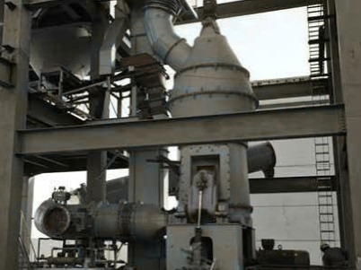 Vertical roller raw mill with separator and drive in a cement plant